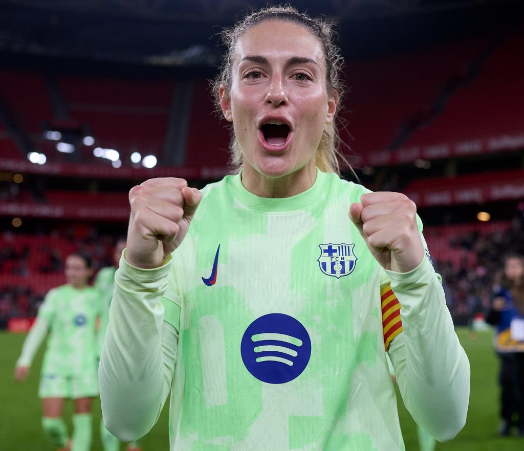 Alexia Putellas celebra un gol del Barcelona en Liga en San Mamés 2025