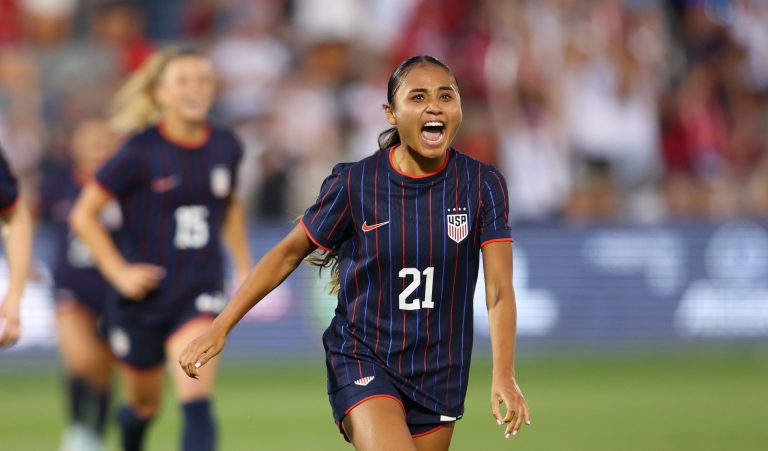 Alyssa Thompson con USA