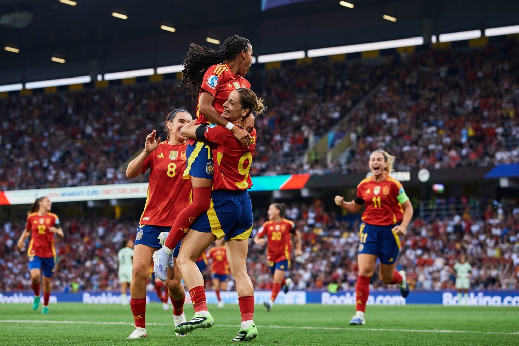 Vicky López celebra gol - Selección Española