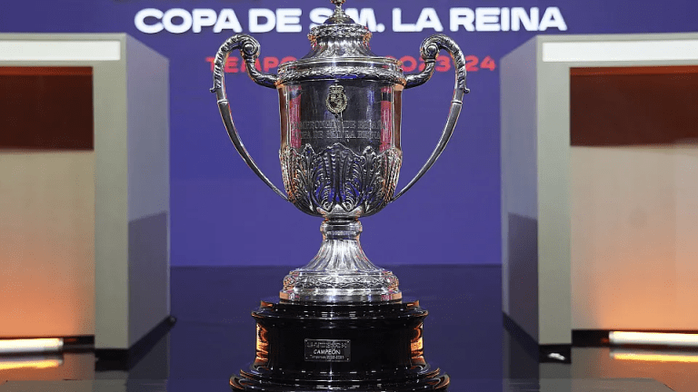 Copa de la Reina trofeo