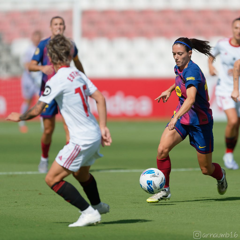 La jugadora del Barcelona Aitana Bonmatí, durante un partido de Liga. Arnau Martínez