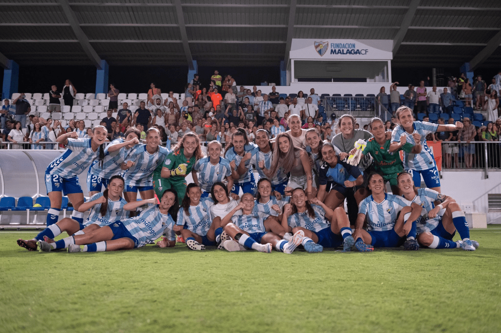 Málaga CF Femenino celebrando el pase de ronda de Copa de la Reina