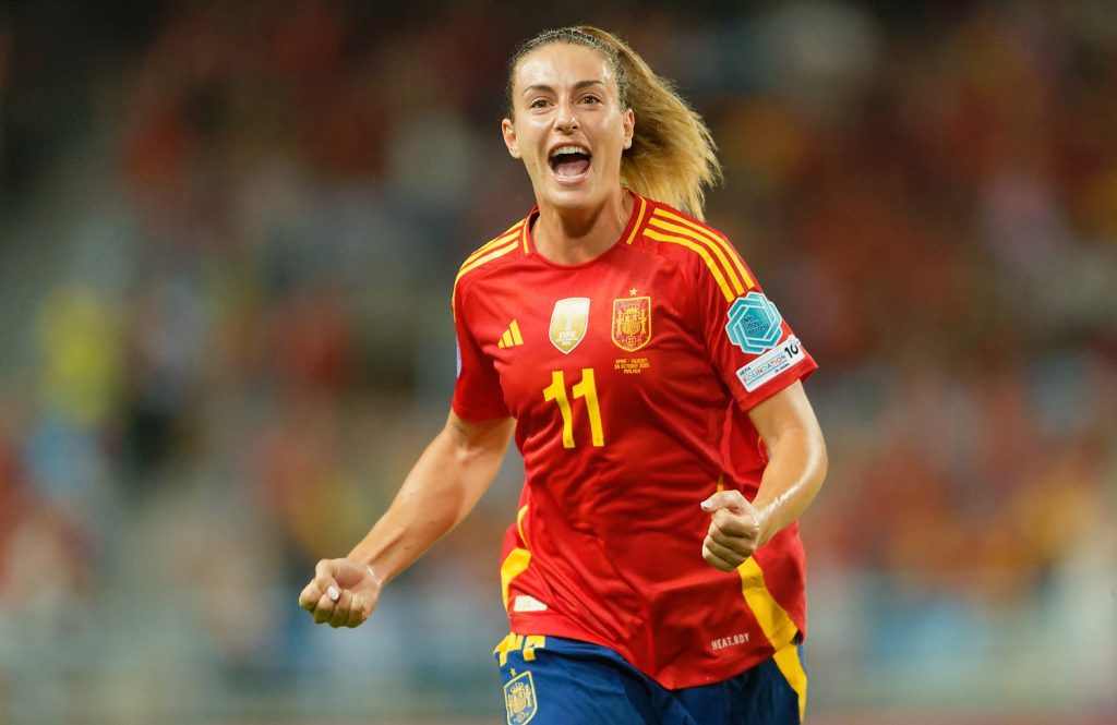 Alexia Putellas celebra un gol con España. Arnau Martínez