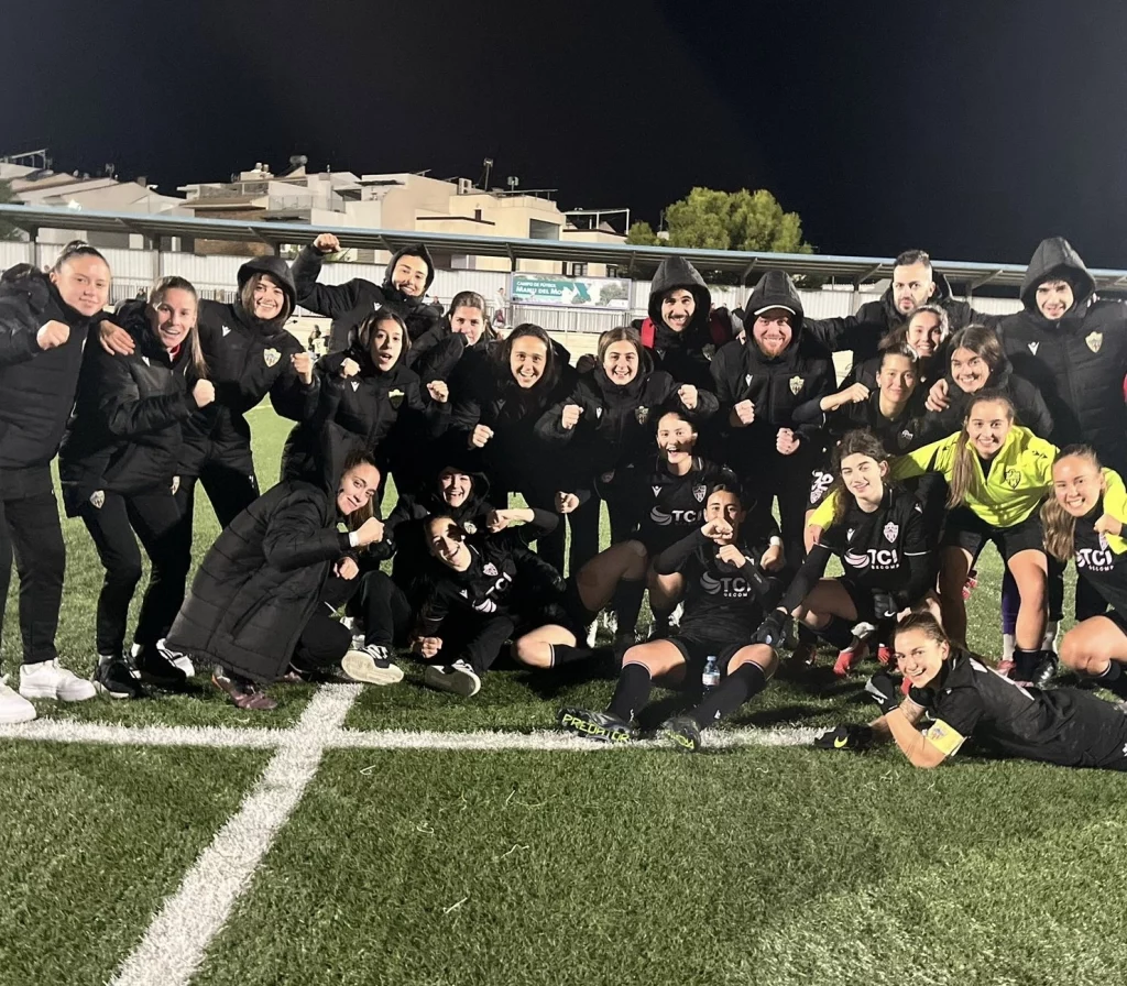 El Almería logra una nueva goleada en el campo del Atlético Jienense