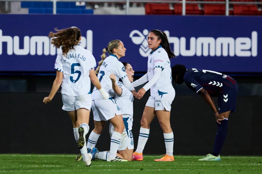 Ainoa Campo celebra gol Eibar 1-2 Espanyol