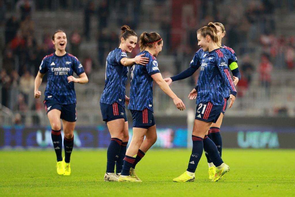 Mariona Caldentey celebra su gol frente al Bayern Munich