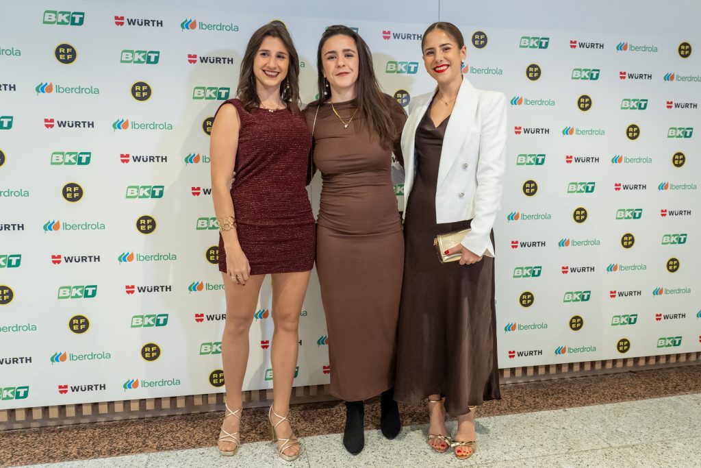 Árbitras españolas internacionales Escarapelas FIFA