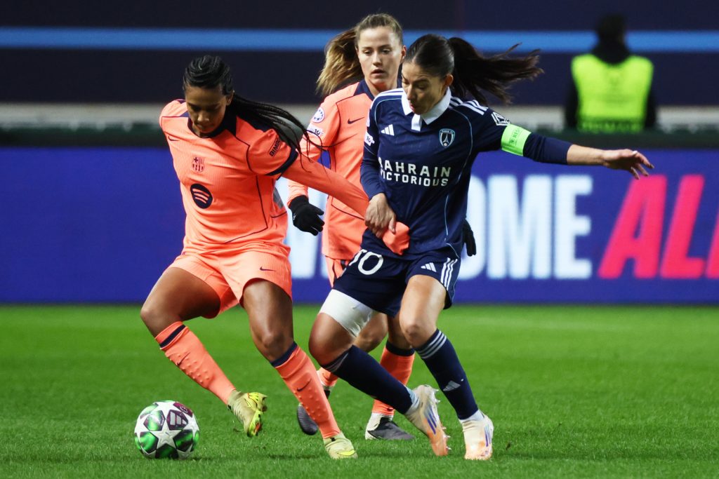 Clara Mateo Paris FC vs Esmee Brugts FC Barcelona - UEFA Women's Champions League 2025/26 League Phase MD6