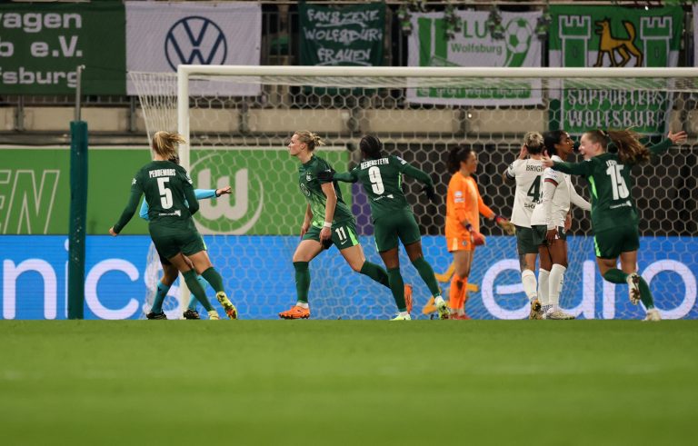 Gol del VfL Wolfsburg v Chelsea FC Women - UEFA Women's Champions League 2025/26 League Phase MD6