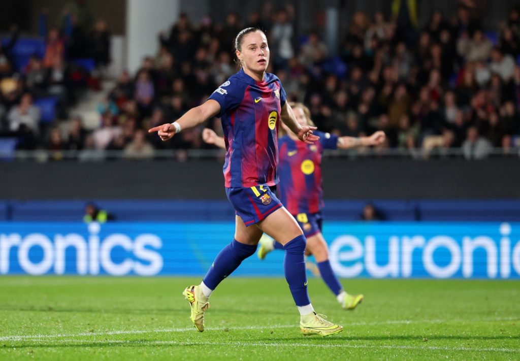Ewa Pajor, jugadora del Barcelona, celebra un gol en la Champions. Photo by Judit Cartiel - UEFA/UEFA via Getty Images