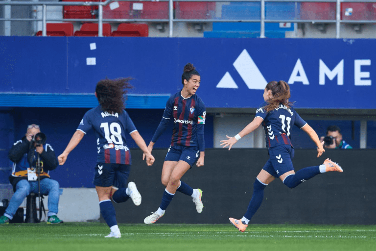 SD Eibar celebrando gol vs Atlético de Madrid