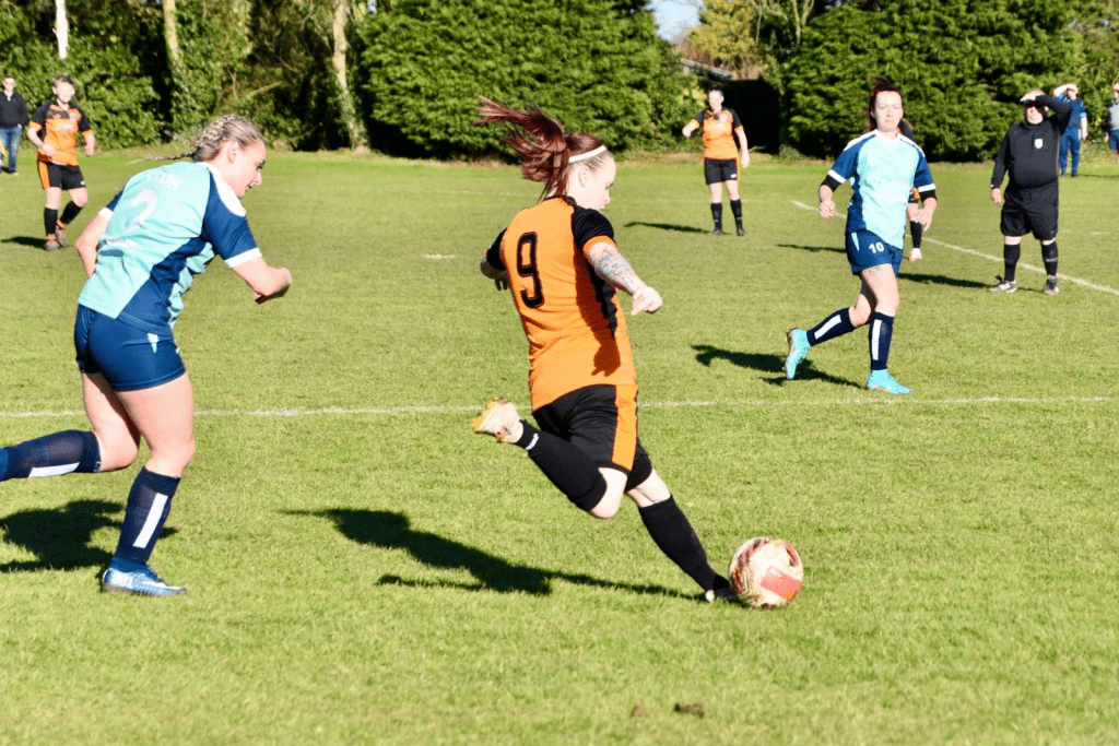 Sophie Swinden en un partido con el Leverington Sports