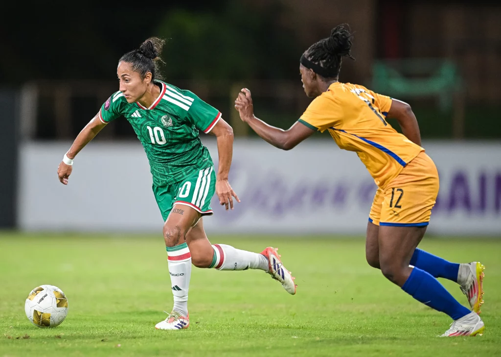 Stephany Mayor con México