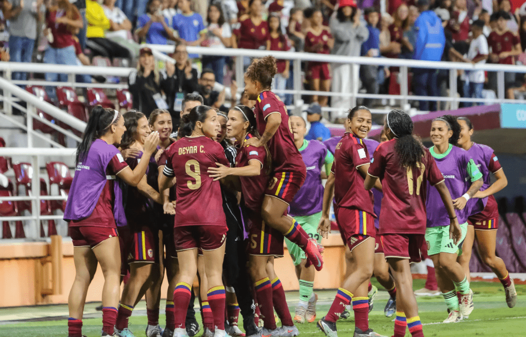 Venezuela toma la cima en la última fecha del año