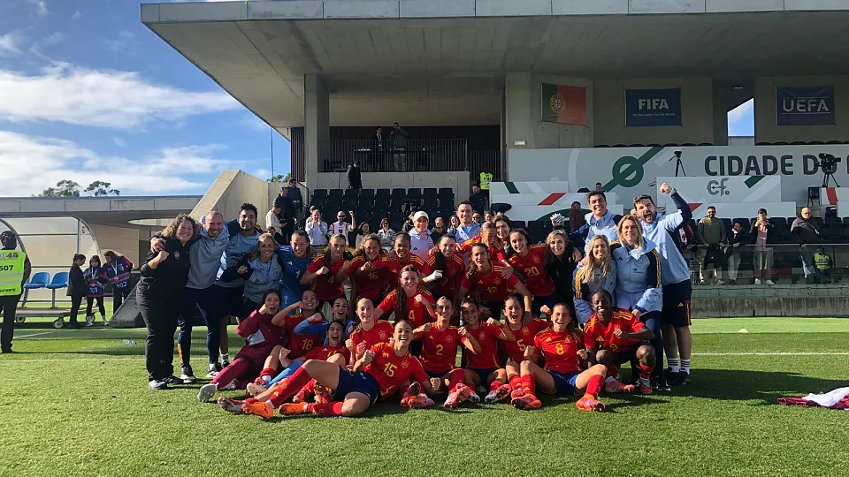 Un paso más cerca del Europeo (0-2)