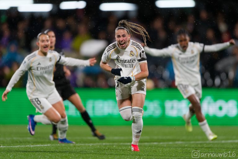 Athenea Celebra gol Real MAdrid