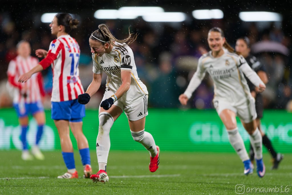 Athenea Celebra gol Real MAdrid