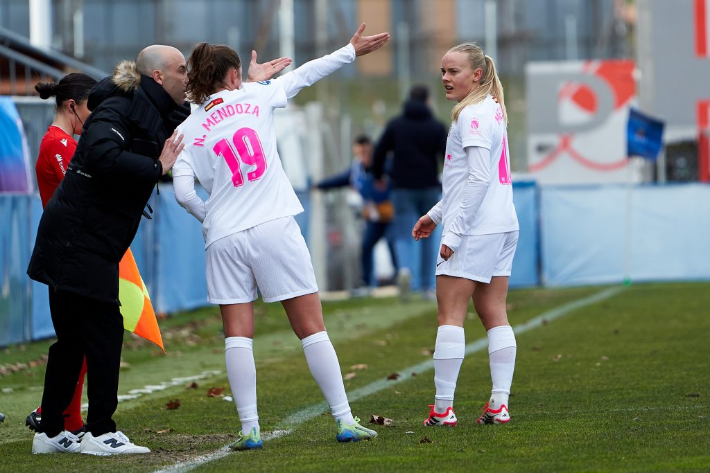 Jose Luis Sánchez Vera Nuria Mendoza Kamilla Melgard Madrid CFF vs FC Levante Badalona