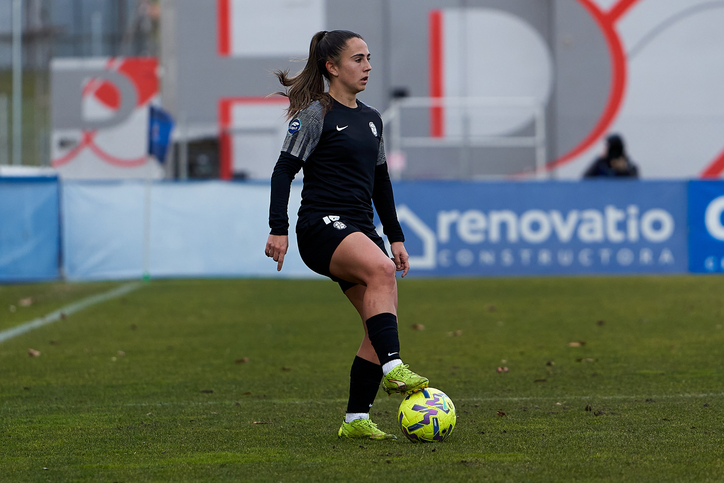 Itziar Pinillos Madrid CFF vs FC Levante Badalona