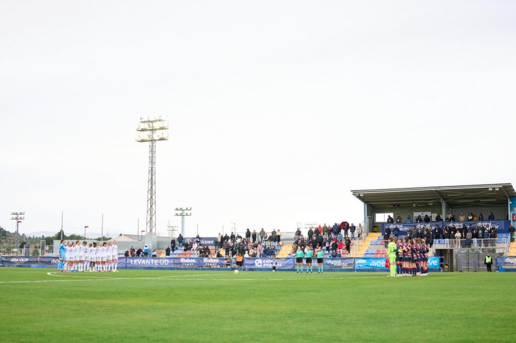 Minuto silencio Real Madrid Levante Liga F