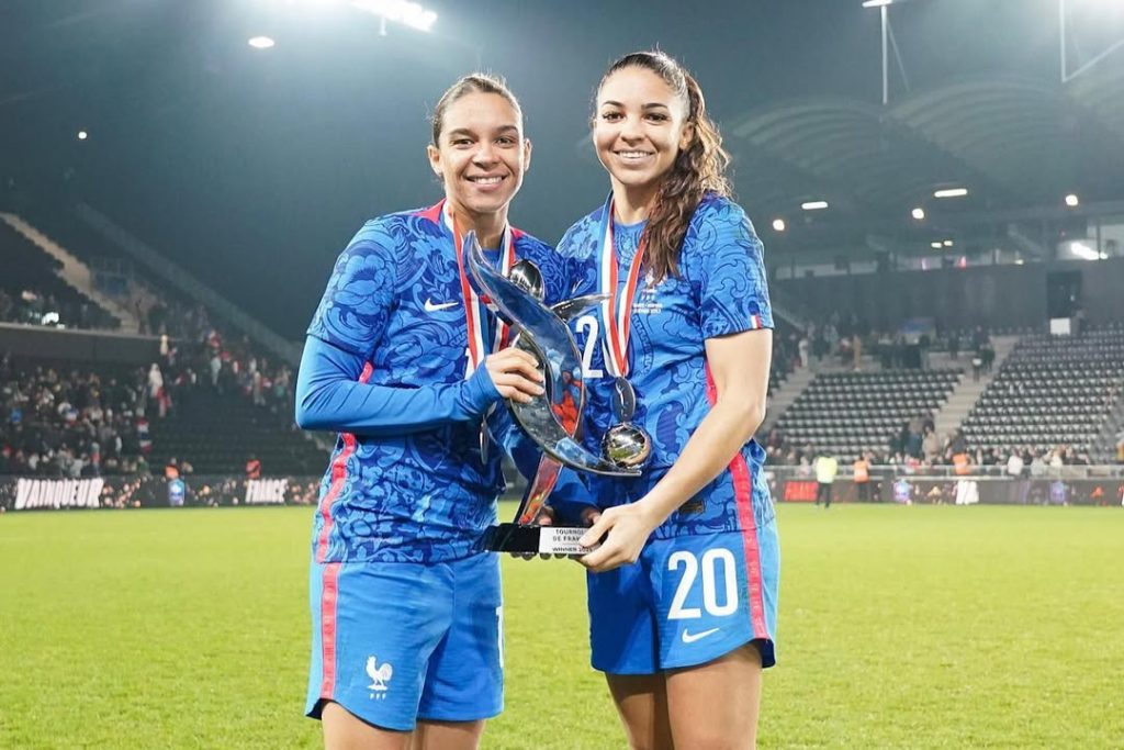 Gemelas Delphine y Estella Cascarino Francia