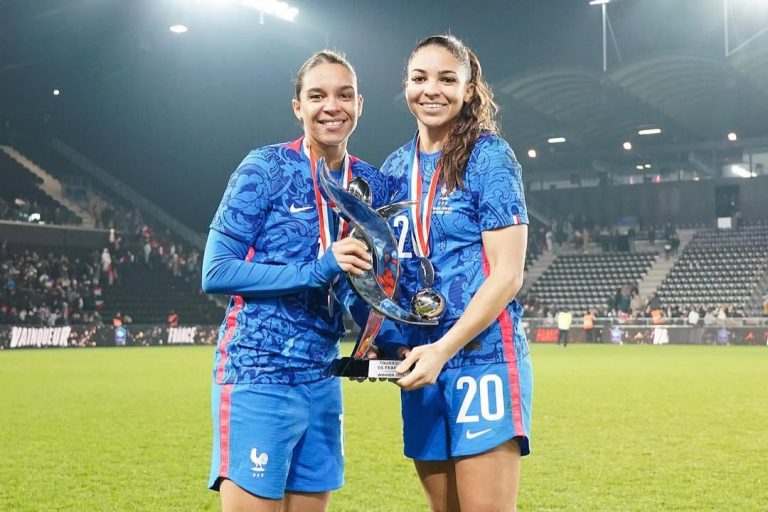 Gemelas Delphine y Estella Cascarino Francia