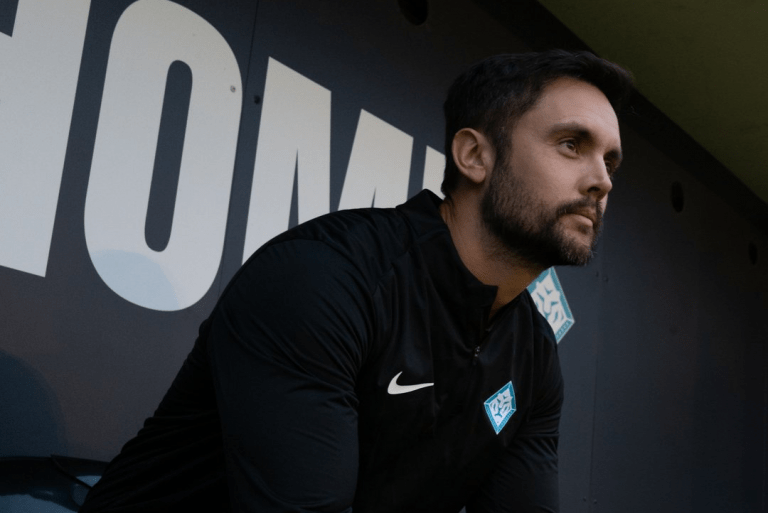 Eder Maestre, fichaje de banquillo para las London City Lionesses