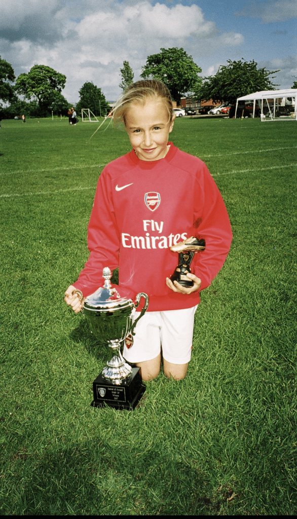 Una joven Leah Williamson