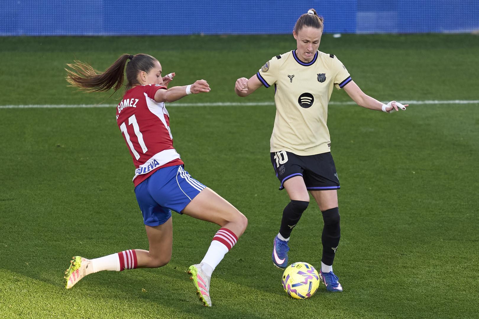 La jugadora del Barcelona Caroline Graham Hansen, durante un partido de la Liga F 2026 contra el Granada. LigaF