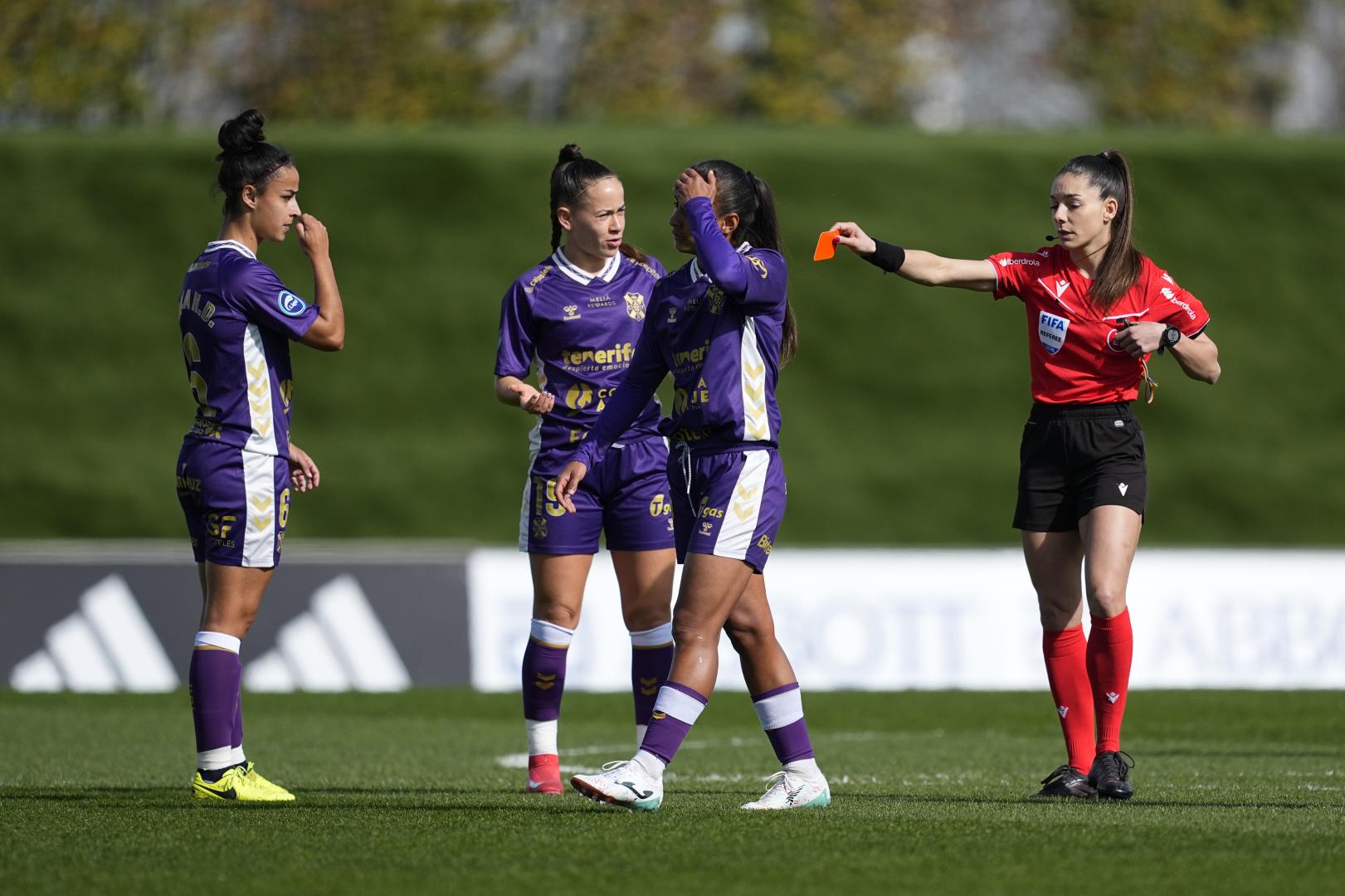 Expulsión de Yerliane Moreno CD Tenerife