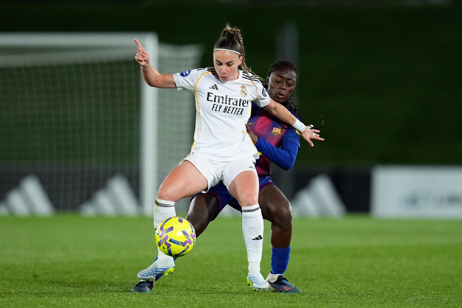 Athenea del Castillo, durante un partido de Liga F entre el Real Madrid y el Barcelona en 2026. LigaF