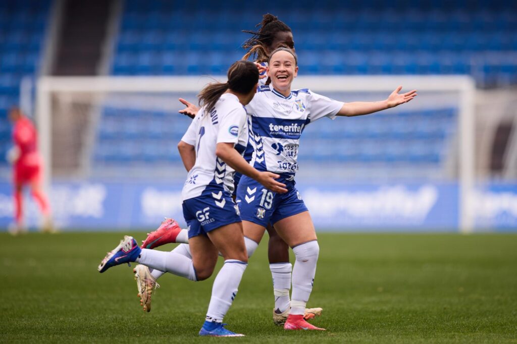 Celebración gol Iratxe CD Tenerife vs Levante