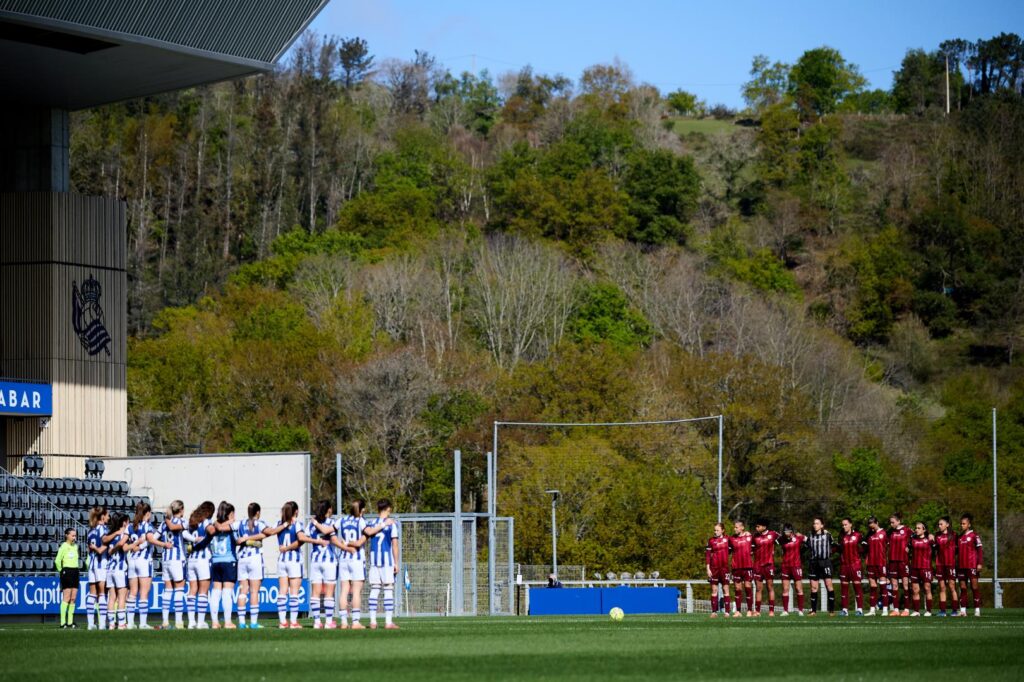 Real Sociedad vs DUX minuto de silencio