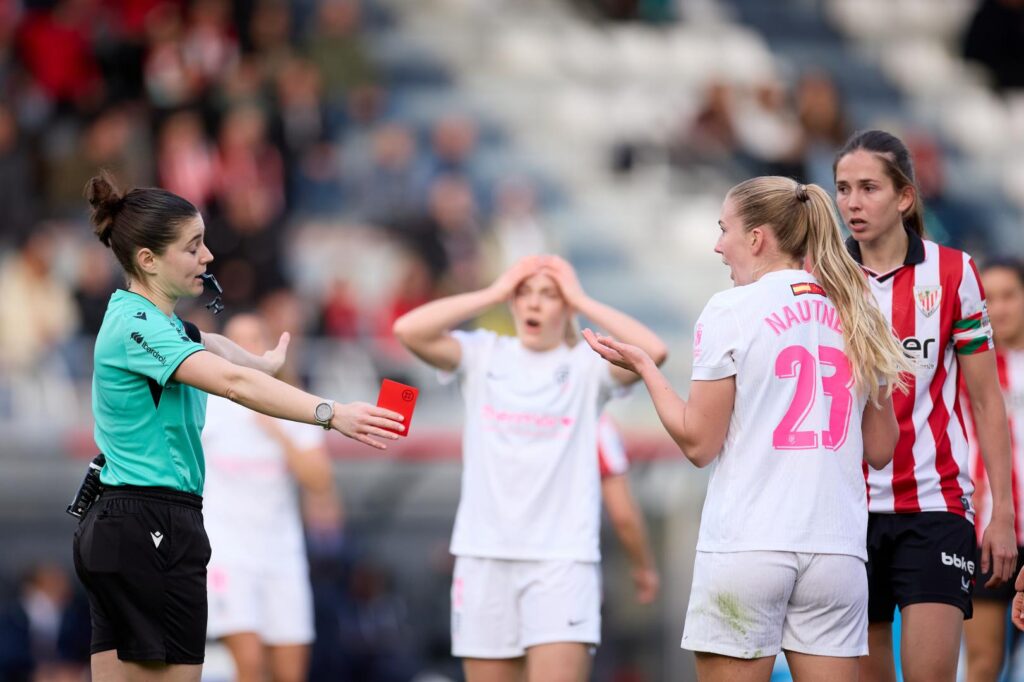 Tarjeta roja Emily Nautnes Madrid CFF