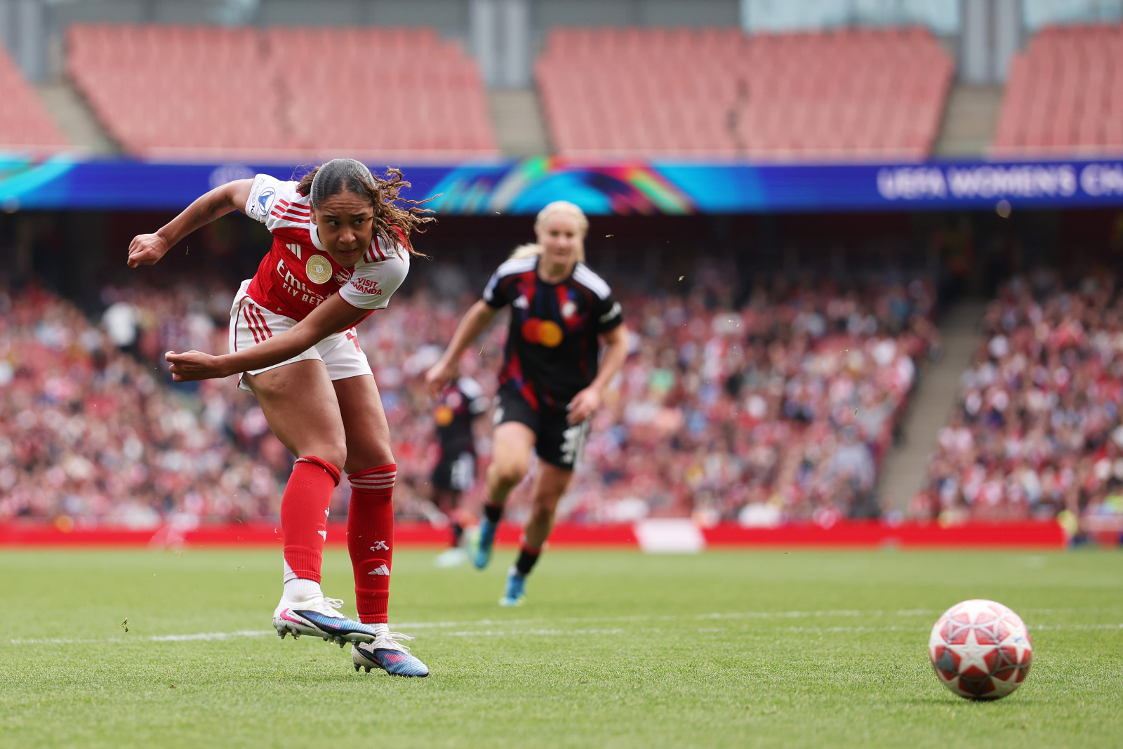 Olivia Smith Arsenal FC v OL Lyonnes - UEFA Women's Champions League 2025/26 Semi-Final First Leg