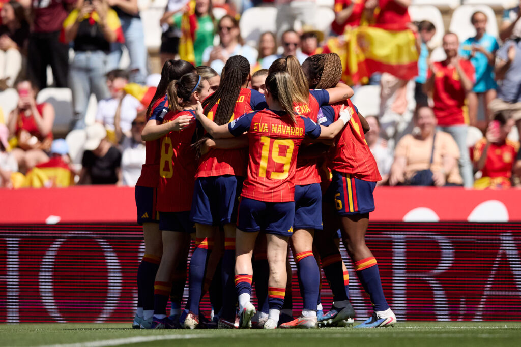 Celebración Selección gol de Edna Imade