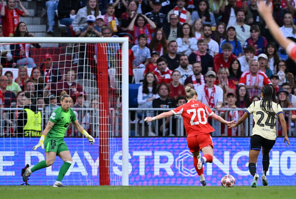 Franziska Kett FC Bayern München v FC Barcelona - UEFA Women's Champions League 2025/26 Semi-Final First Leg