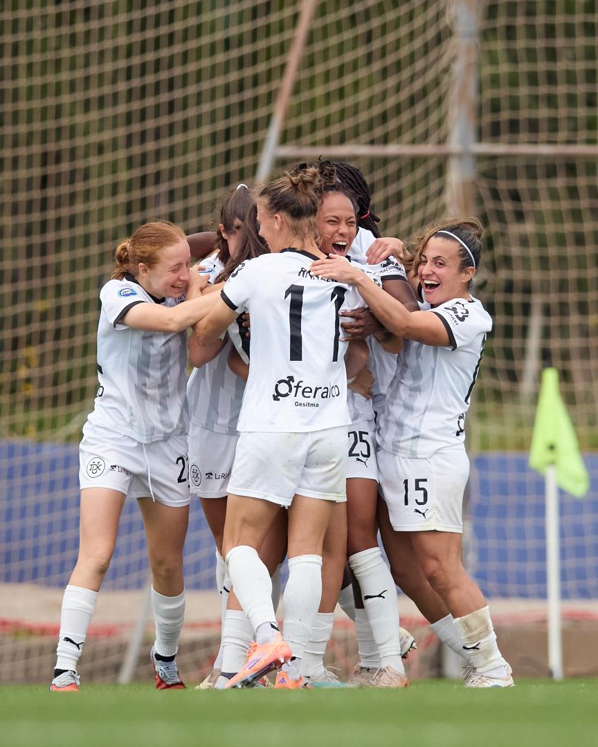 Celebración permanencia DUX - Liga F