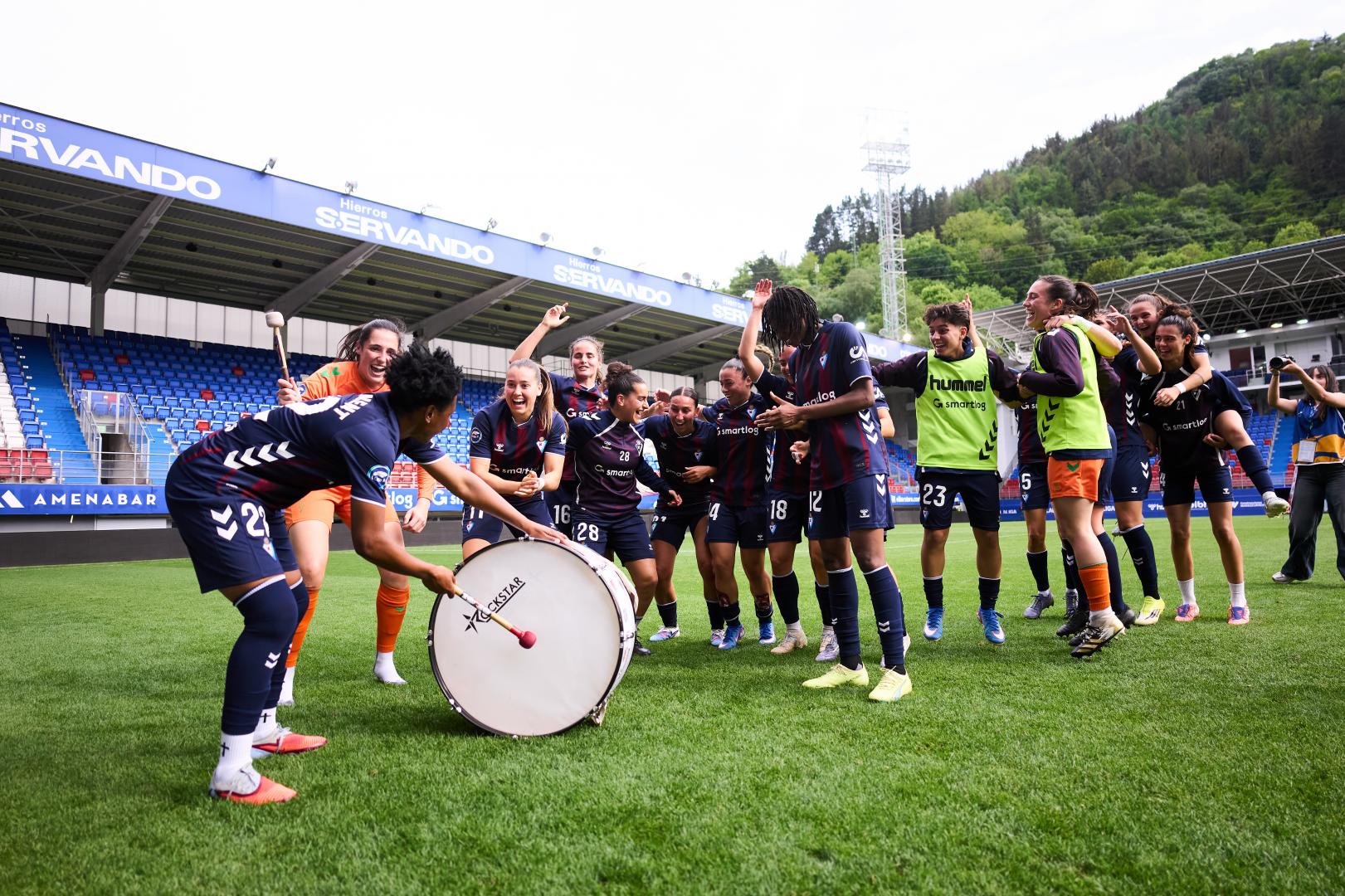 Celebración permanencia el SD Eibar - Liga F