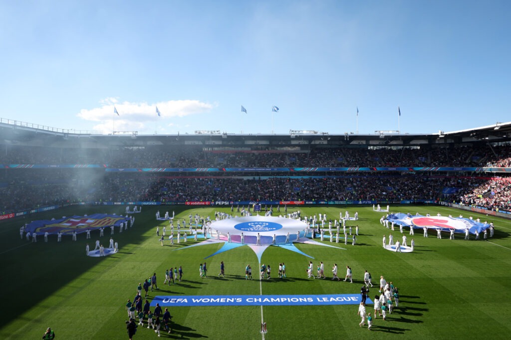 OSLO, NORWAY - MAY 23: General view inside the stadium as players of FC Barcelona and OL Lyonnes walk out onto the pitch prior to the UEFA Women's Champions League Final 2026 match between FC Barcelona and OL Lyonnes at Ullevaal Stadion on May 23, 2026 in Oslo, Norway. (Photo by Morgan Harlow - UEFA/UEFA via Getty Images)