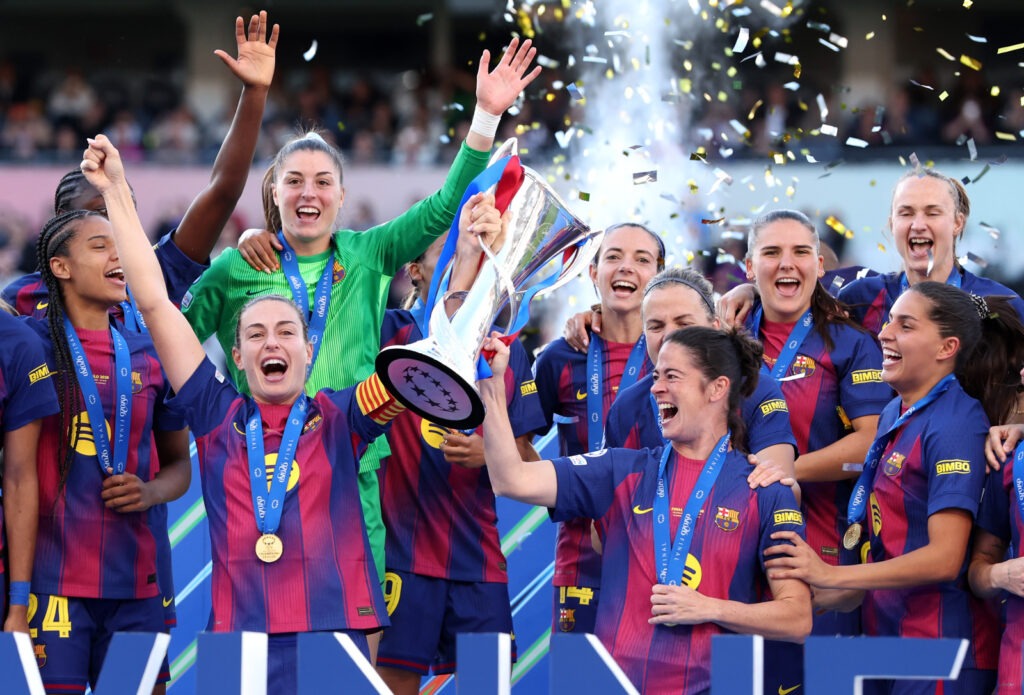 OSLO, NORWAY - MAY 23: Alexia Putellas and Marta Torrejon of FC Barcelona lift the UEFA Women's Champions League trophy with teammates after the teams victory in the UEFA Women's Champions League Final 2026 match between FC Barcelona and OL Lyonnes at Ullevaal Stadion on May 23, 2026 in Oslo, Norway. (Photo by Florencia Tan Jun - UEFA/UEFA via Getty Images)