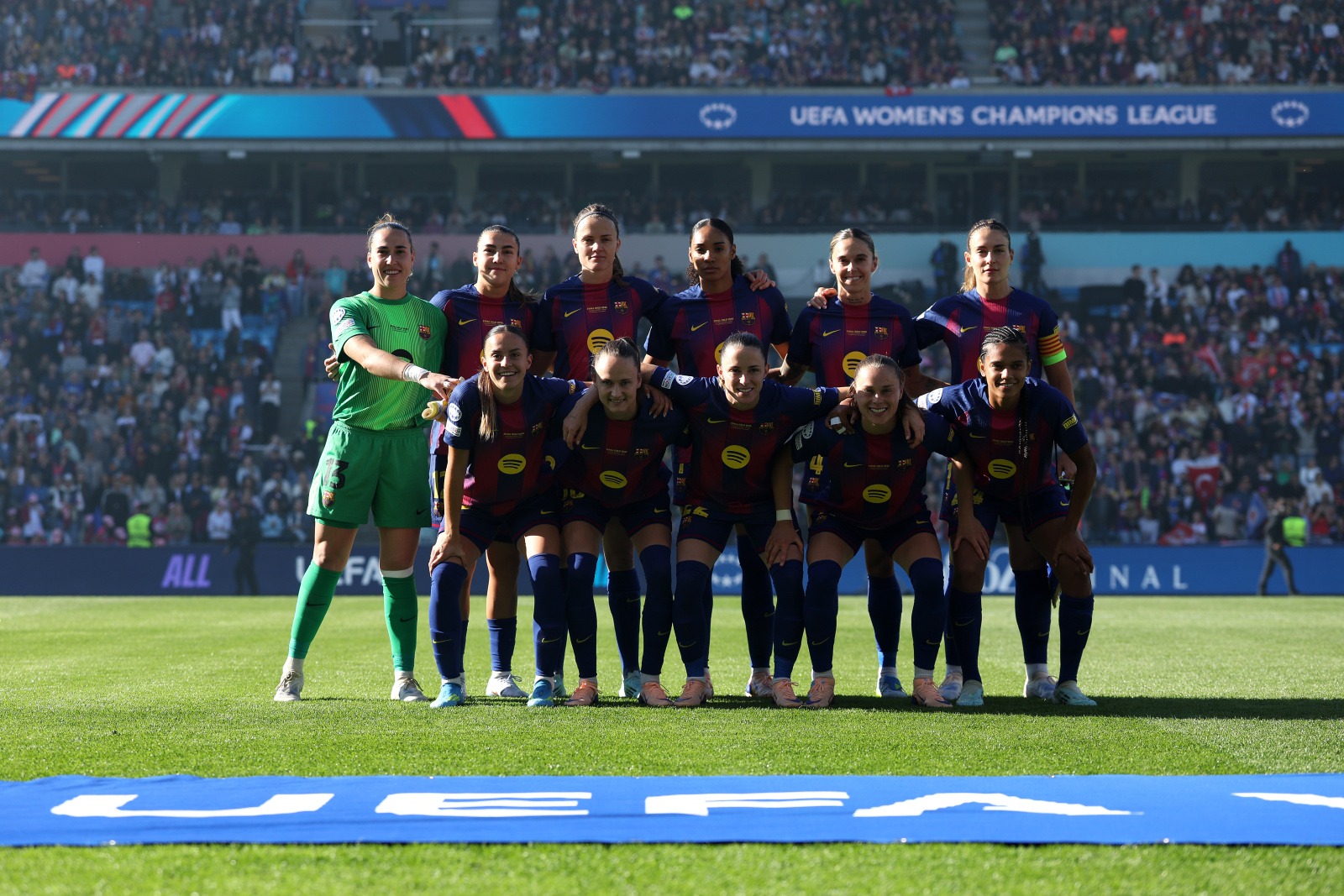 OSLO, NORWAY - MAY 23: Players of FC Barcelona pose for a team photograph prior to the UEFA Women's Champions League Final 2026 match between FC Barcelona and OL Lyonnes at Ullevaal Stadion on May 23, 2026 in Oslo, Norway. (Photo by Florencia Tan Jun - UEFA/UEFA via Getty Images)