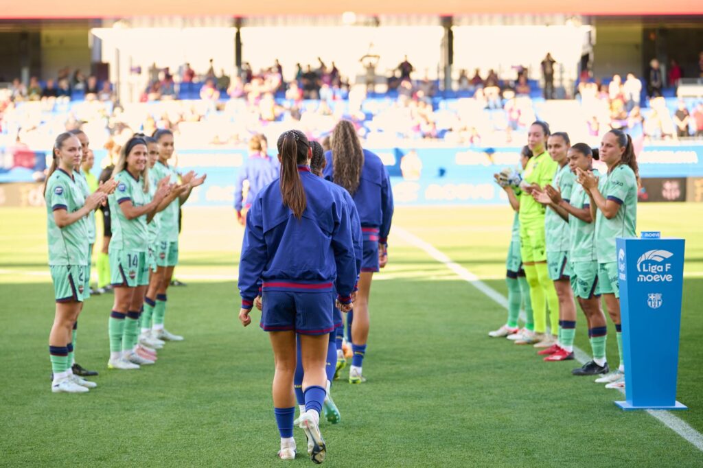 Pasillo Levante al FC Barcelona - Liga F