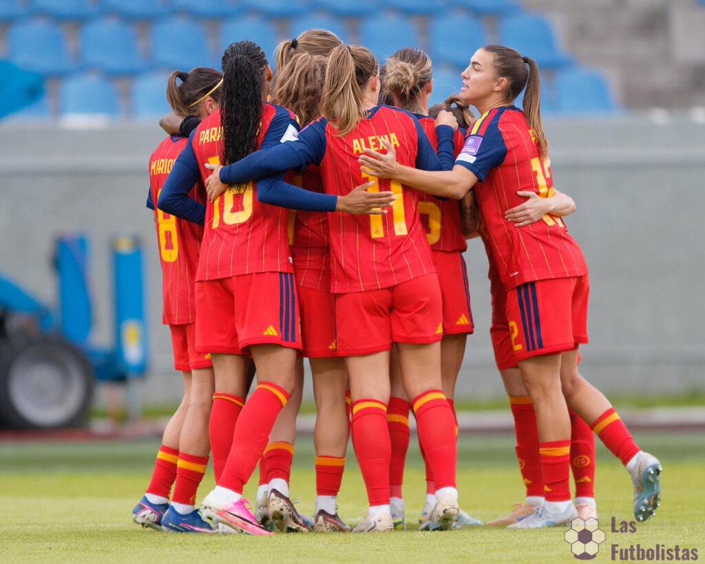 Las jugadoras de España celebran un gol en Islandia en 2026. Foto: Las Futbolistas