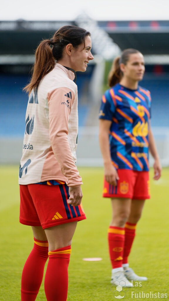 Aitana Bonmatí, en el calentamiento de la Selección de España, durante un partido en 2026. Foto: Las Futbolistas