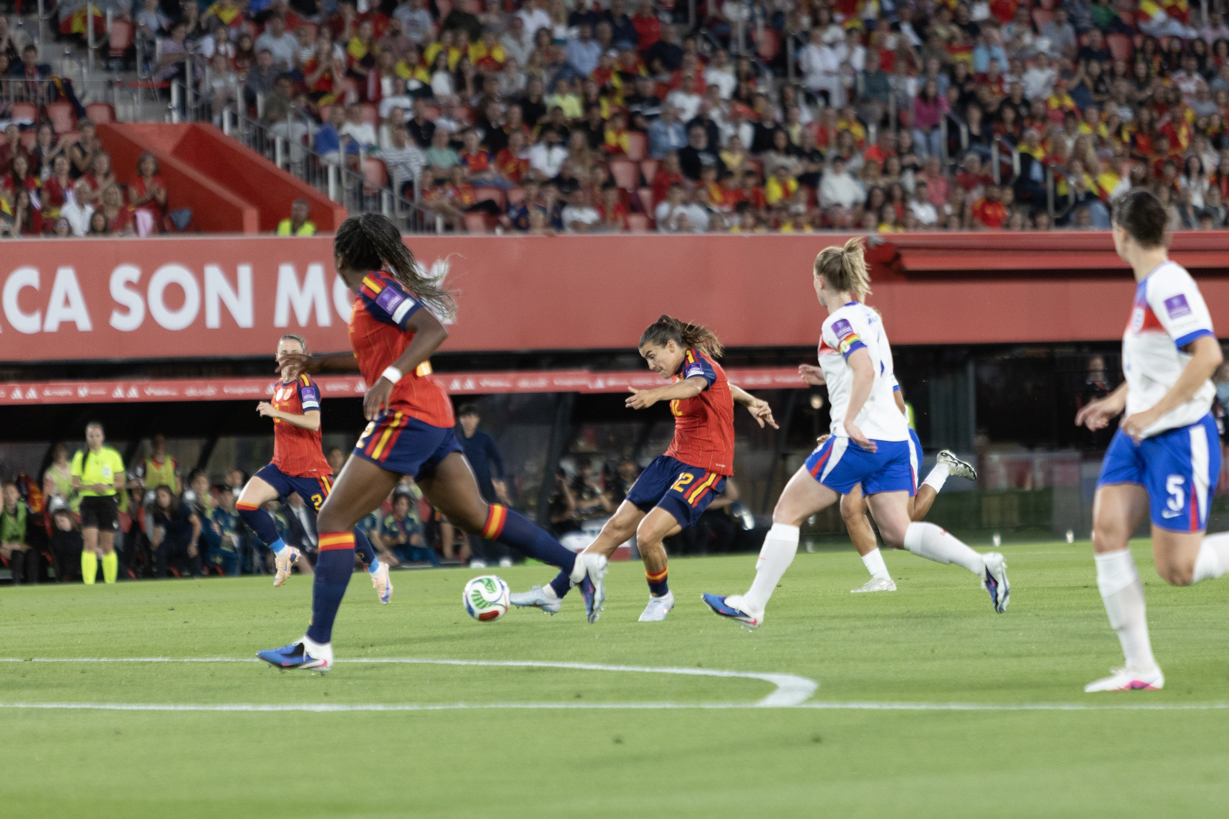 La jugadora de la Selección de España Patri Guijarro, en Mallorca, en 2026. Foto: Hugo Mesonero