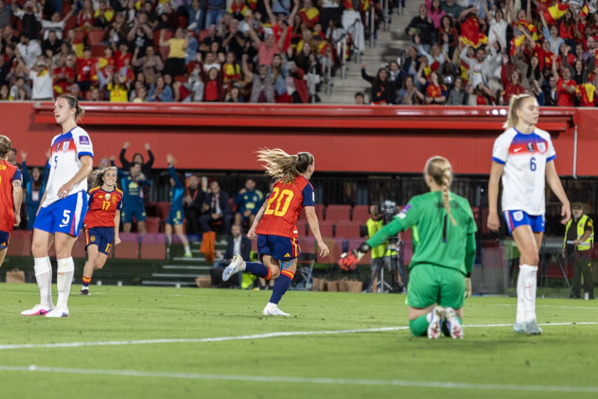 La jugadora de la Selección de España Claudia Pina celebra un gol en 2026. Foto: Hugo Mesonero