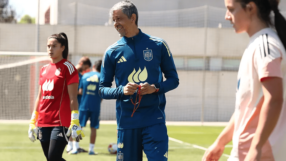 Lista de David Aznar para preparar el Campeonato de Europa