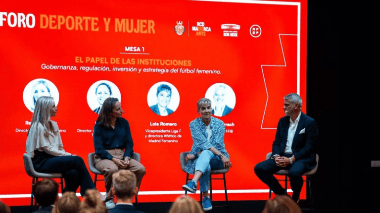 Lola Romero participó en la I Foro deporte y mujer organizado por el RCD Mallorca