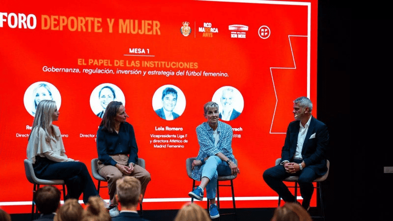 Lola Romero participó en la I Foro deporte y mujer organizado por el RCD Mallorca